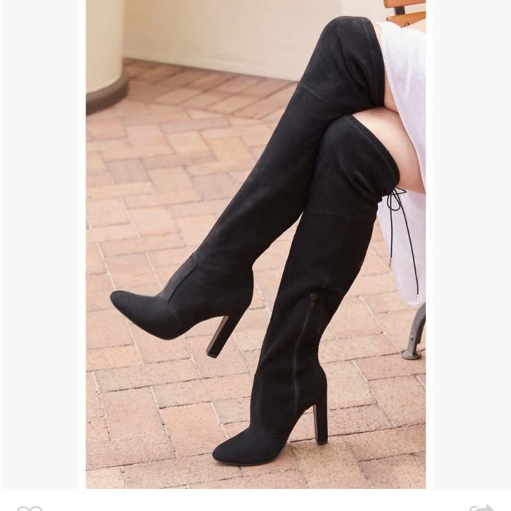 Black high knee boots. JUST FAB. Size 8